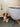 Beagle Toiletbørsteholder - porcelænsfigur vist i boligindretning