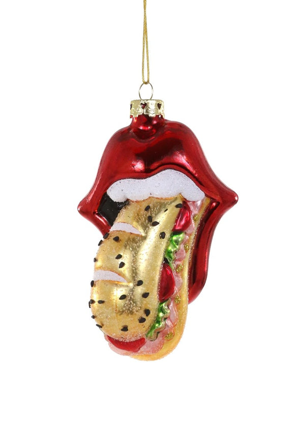 Håndmalet glasornament formet som en sandwich med solbriller og skævt smil