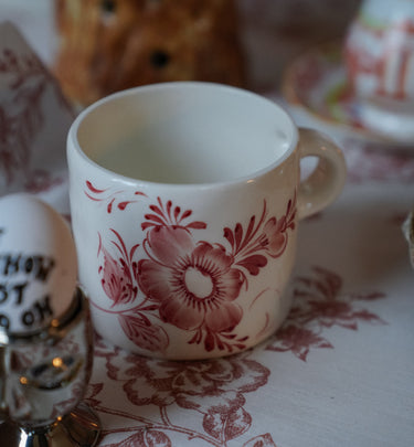 Whimsical Rose kop set fra en anden vinkel