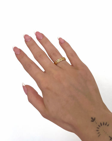 Amo ring set fra en anden vinkel