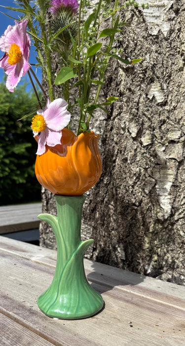 Orange tulipan vase detalje nærbillede