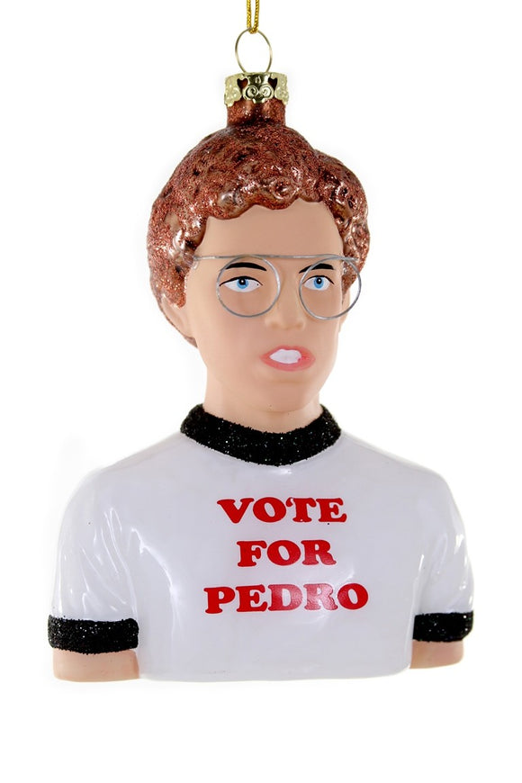 Håndmalet glasornament af buste i hvid t-shirt med teksten Vote for Pedro